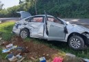 Carro capota na BR-163 e motorista sofre ferimentos leves
