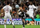 Em jogo morno, Corinthians marca no segundo tempo e bate o Fluminense no Maracanã