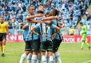 Grêmio vence CRB e assume liderança do Brasileirão