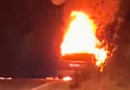 Carro pega fogo após falha mecânica na BR-153