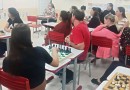 Professores recebem curso de xadrez para incentivar estudantes