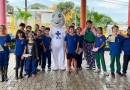 Zé Gotinha visita escolas para incentivar vacinação de crianças