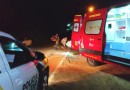 Motorista foge após bater em motociclista, que ficou gravemente ferida