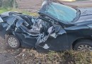 Motorista fica gravemente ferido após carro sair da pista e bater contra árvore na BR-158