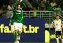 Hulk faz dois, mas Palmeiras volta a vencer no Brasileirão e entra no G-4