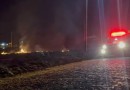 Bombeiros controlam incêndio em terreno no bairro Jardim Floresta
