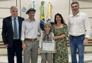 Artista mirim de renome nacional é homenageado pela Câmara