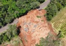Estado inicia trabalhos para restaurar trecho da PR-182 interditado após deslizamento