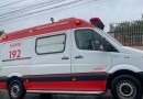Homem é socorrido após ser esfaqueado