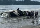 Jatinho ultrapassa a pista do aeroporto de Ubatuba, vai parar na praia e explode; piloto morreu