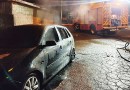 Automóvel é destruído por incêndio