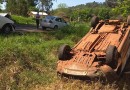 Veículo capota após colisão frontal na PR 281 em Capanema