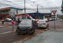 Acidente envolvendo dois carros e moto deixa homem ferido, no bairro Miniguaçu