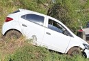 Motorista perde o controle e colide contra muro