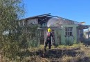 Bombeiros combatem princípio de incêndio em residência desabitada