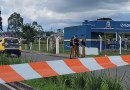 Idoso e homem são mortos a tiros após grupo armado invadir campo de futebol, em Quatro Barras
