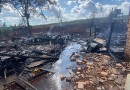Incêndio destrói duas casas no KM 04
