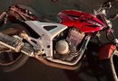Queda de moto deixa duas pessoas feridas