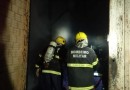 Galpão é parcialmente destruído por incêndio