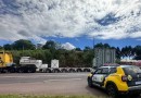 Polícia Rodoviária Estadual intercepta caminhão com carga superdimensionada sem autorização