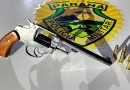 Casal é preso tentando vender revólver em bar no Bairro São Miguel