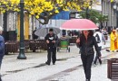 Após calor de 30°C, frente fria chega com chuva e derruba temperaturas no Paraná