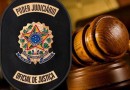 Vereador e servidora pública são alvos de mandados de busca e apreensão