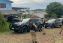 Polícia Militar desarticula ponto de tráfico de drogas e apreende armas