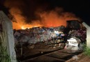 Incêndio em depósito de materiais recicláveis em Francisco Beltrão é controlado pelo Corpo de Bombeiros
