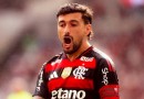 Flamengo vence, iguala pontuação do Palmeiras e acirra briga pelo título do Brasileirão