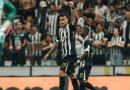 Galo vence o Vitória por 2 a 1 e chega à 50ª vitória na Arena MRV