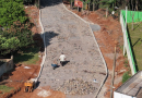 Obra de calçamento avança no acesso à Rua Carmelito de Souza