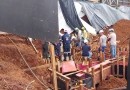 Trabalhador é resgatado com vida após ficar soterrado em obra