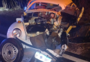 Homem de 58 anos morre após Fusca bater de frente com carreta