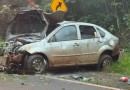 Um morre e dois ficam feridos após carro colidir contra barranco na PR-158