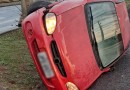 Carro tomba nas proximidades da UPA