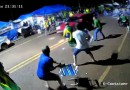 Mulher presa após atropelar manifestantes vai responder por tentativa de homicídio
