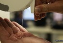 Covid-19: Anvisa libera venda de álcool 70% na forma líquida