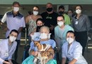 Idosa hospitalizada tem último desejo atendido e revê seus cachorrinhos