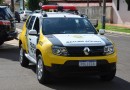 Homem agride a esposa após encontrar ela cobrindo o cunhado no sofá