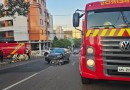 Acidente entre carro e motocicleta deixa pai e filho feridos
