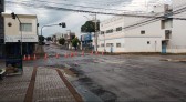 Parte da Rua Porto Alegre está fechada após acidente danificar semáforo