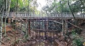 Obra de melhoria na passarela da gruta do Jacutinga