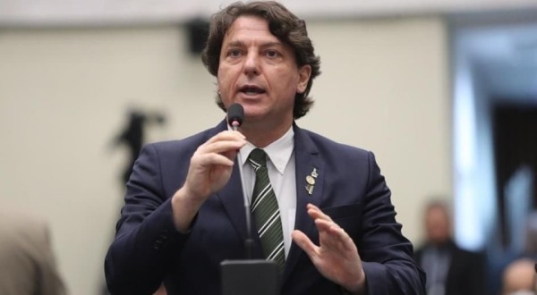 Projeto de lei busca valorizar produtores de leite e garantir transparência nas negociações no Paraná