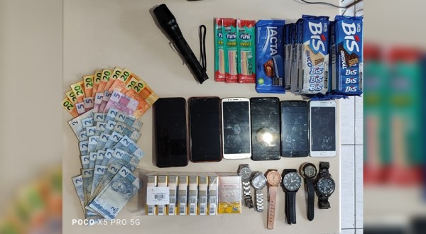 PM recupera vários produtos furtados em loja após rastrear celular