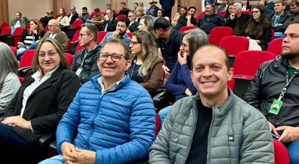 Município recebe encontro regional sobre gestão de resíduos sólidos