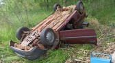 Condutor é resgatado após carro sair da pista e cair em ribanceira, em Francisco Beltrão
