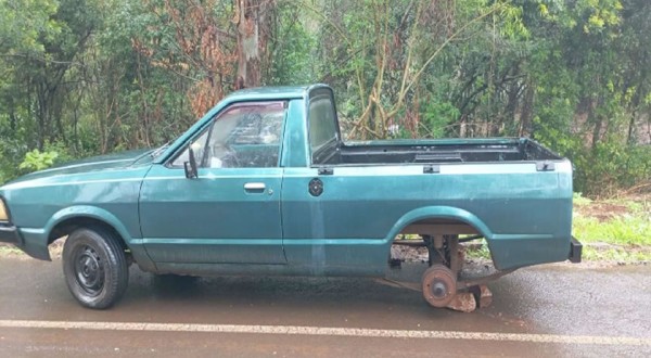 PM recupera Ford Pampa furtada no bairro Alvorada