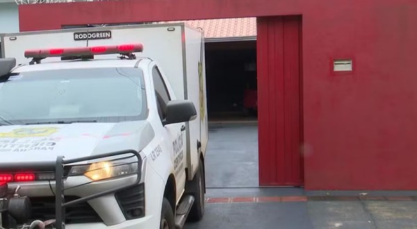 Vizinha desconfia de portão aberto, decide entrar na casa e descobre assassinato de morador, no Paraná