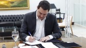 Governador sanciona ampliação e reajuste do auxílio-alimentação para servidores